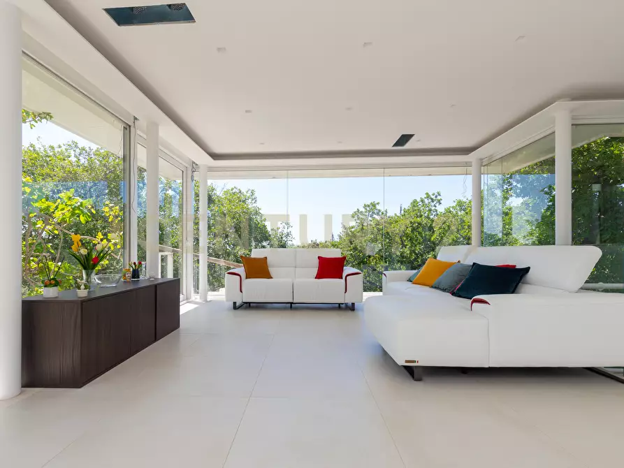 Immagine 5 di Villa in vendita  in SS284 a Adrano