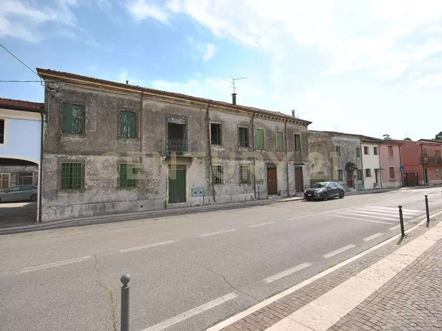 Immagine 5 di Palazzo in vendita  in Via Chiesa 60 a Albaredo D'adige