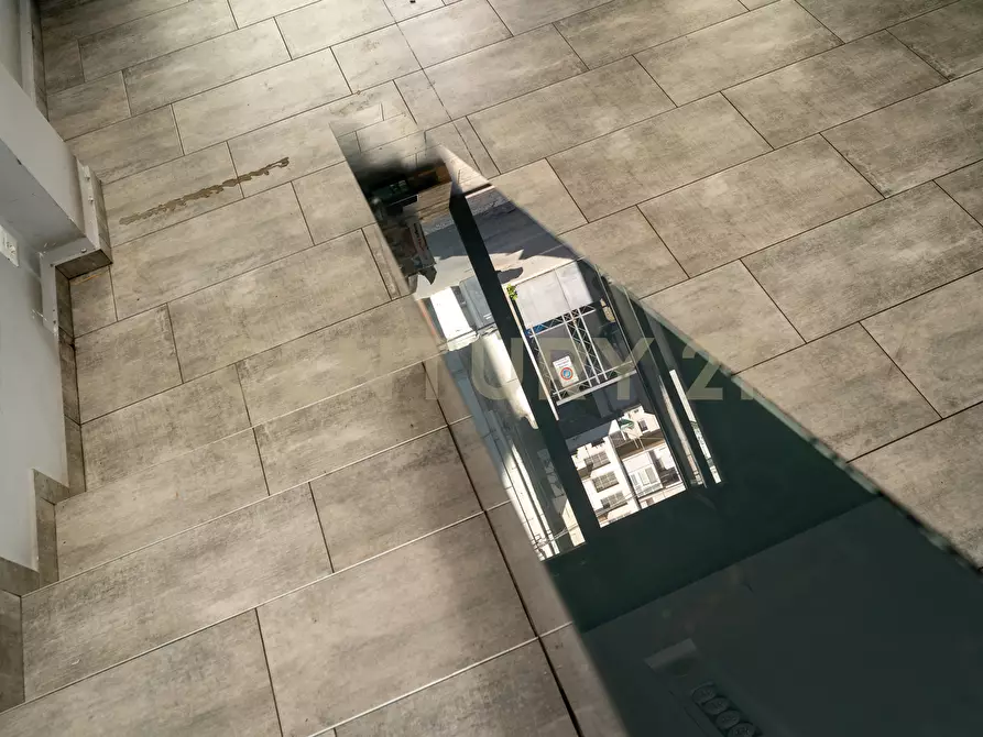 Immagine 34 di Locale commerciale in vendita  in Via Mario Sangiorgi 56 a Catania