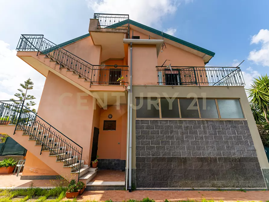 Immagine 7 di Casa bifamiliare in vendita  in Via Benedetto Croce 6 a Pedara