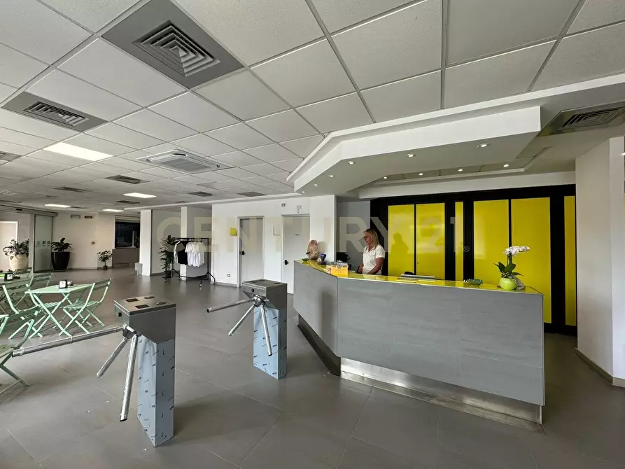 Immagine 11 di Attività commerciale in vendita  in Via Napoli sn a Aci Castello