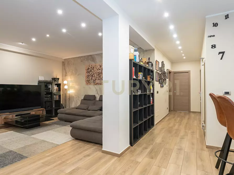 Immagine 4 di Pentalocale in vendita  in Via Lo Jacono Francesco 53 a Sant'agata Li Battiati