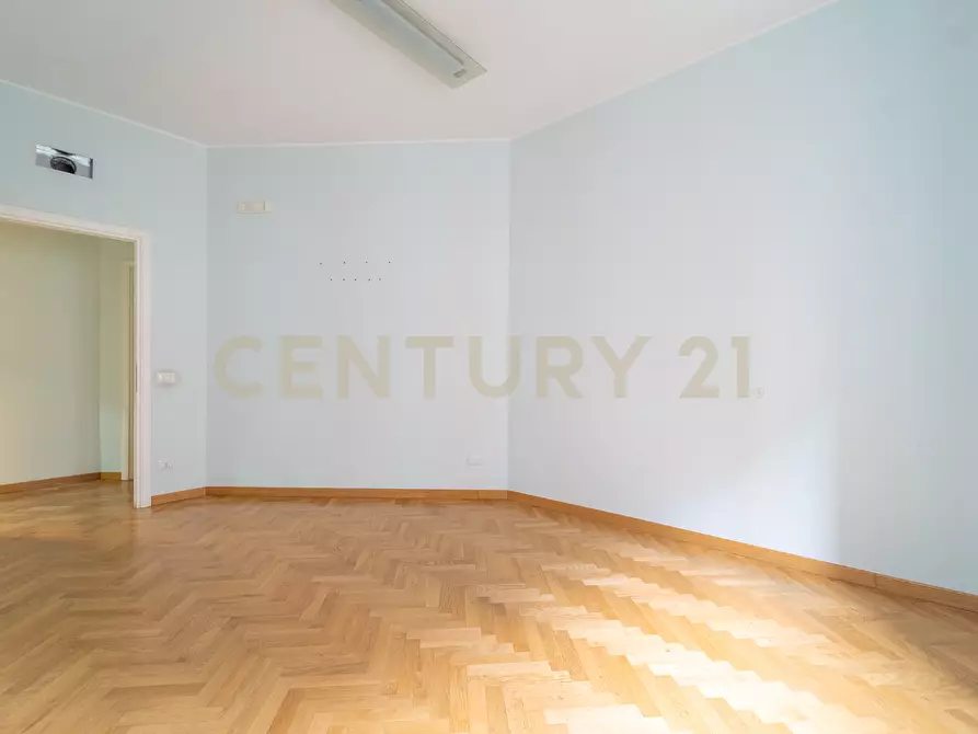 Immagine 5 di Pentalocale in affitto  in Via di Vigna Stelluti 157 a Roma