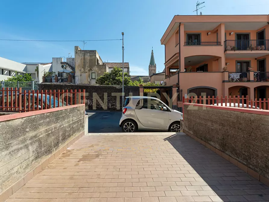 Immagine 30 di Trilocale in vendita  in Via Firenze 112 a Aci Castello