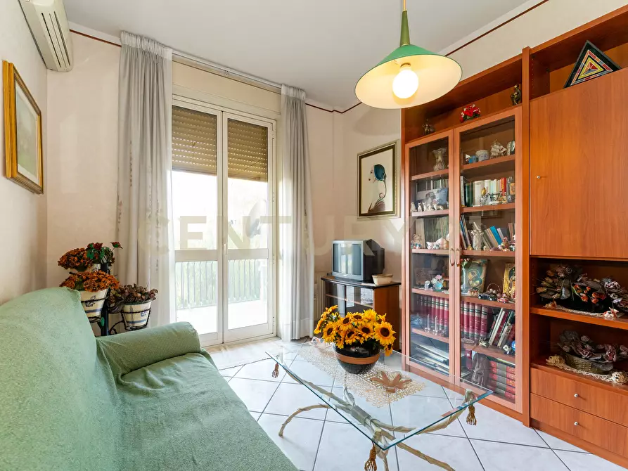 Immagine 41 di Pentalocale in vendita  in Viale Nitta 16b a Catania