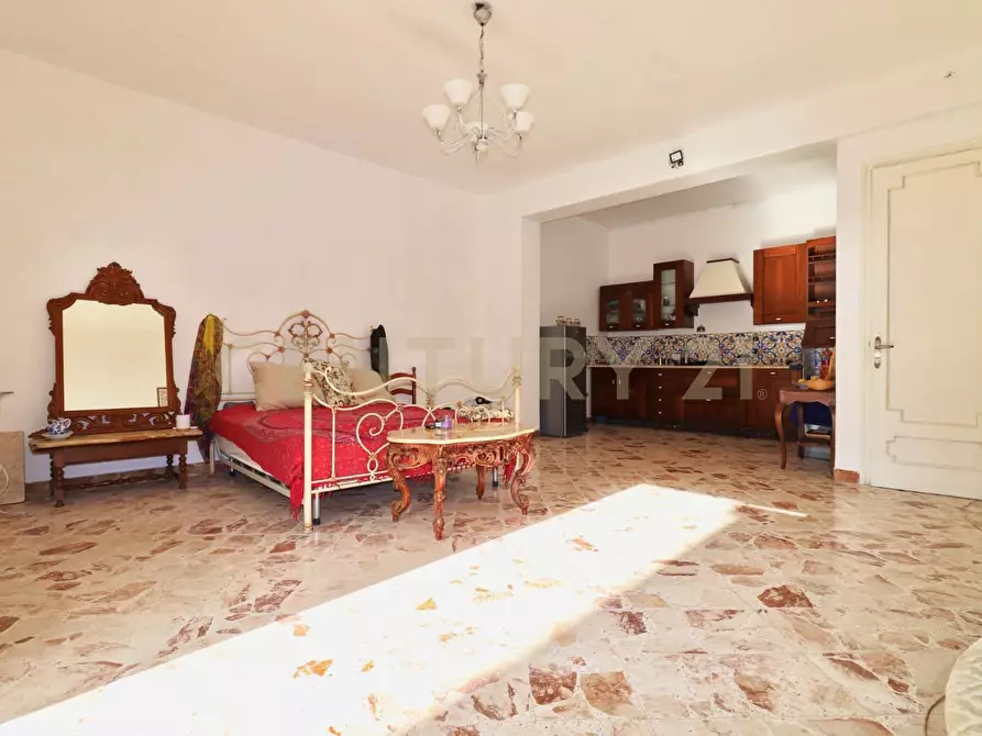 Immagine 2 di Porzione di casa in vendita  in Via Giovanni Badalamenti 115 a Carini