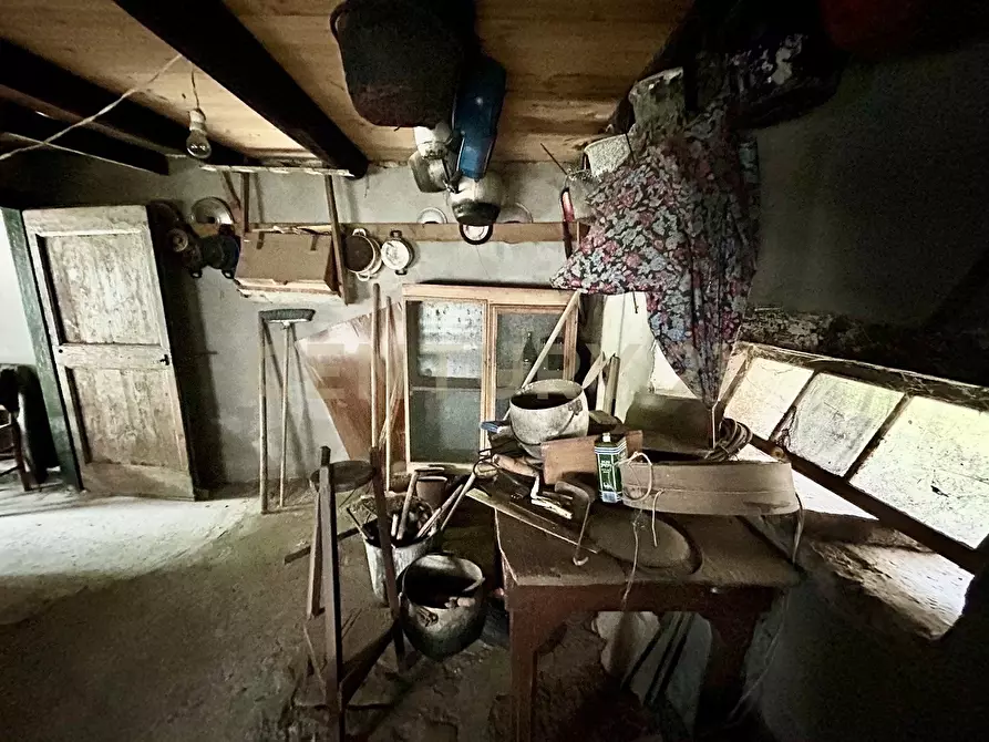 Immagine 4 di Rustico / casale in vendita  in Contrada Tezze a Velo Veronese