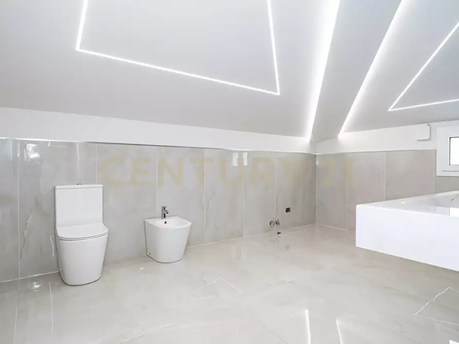 Immagine 22 di Quadrilocale in vendita  in Via delle Rose 17 a Valverde