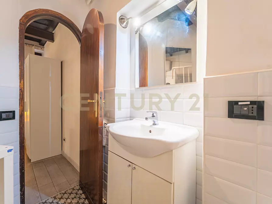 Immagine 20 di Trilocale in vendita  in Via Urbana 80 a Roma