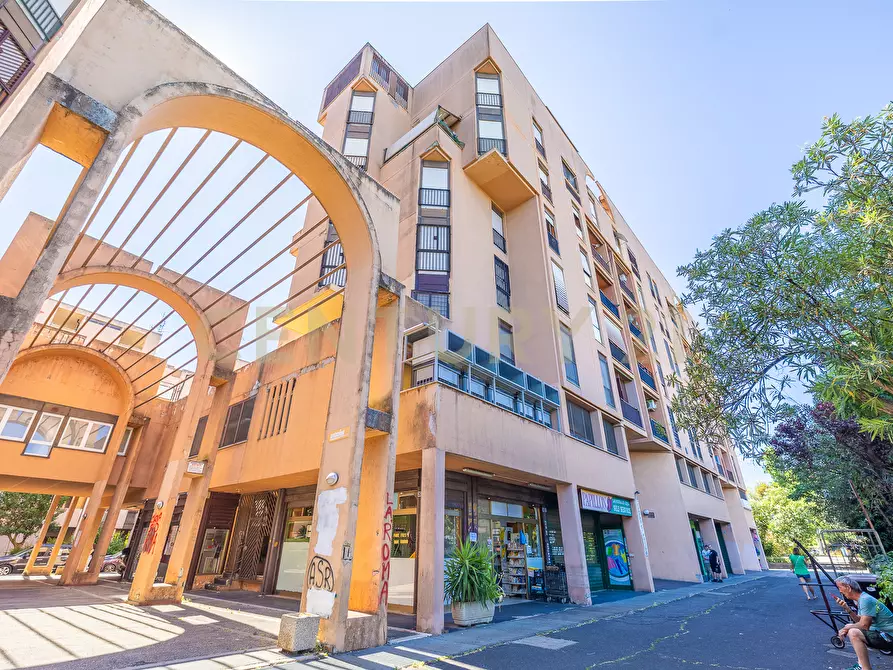 Immagine 33 di Locale commerciale in vendita  in VIA AUGUSTA GENINA 16 a Roma