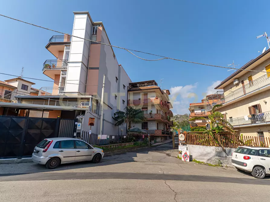 Immagine 20 di Attico in vendita  in Via Finocchiari 12 a Aci Catena