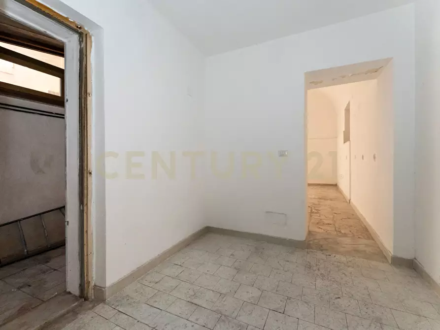 Immagine 37 di Locale commerciale in vendita  in Via Nizzeti 3 a Tremestieri Etneo