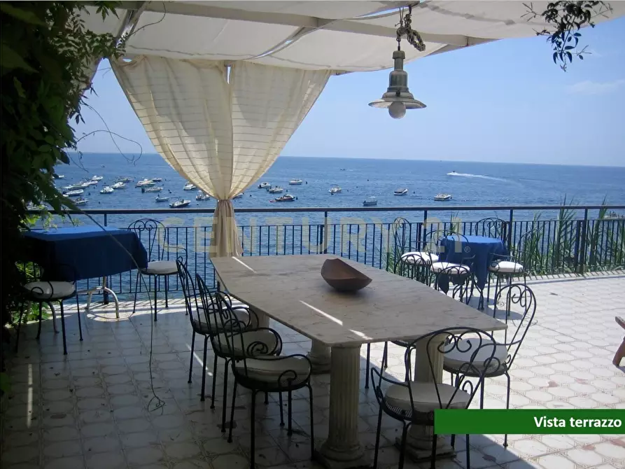 Immagine 7 di Villa in vendita  in Via Garitta 62 a Acireale