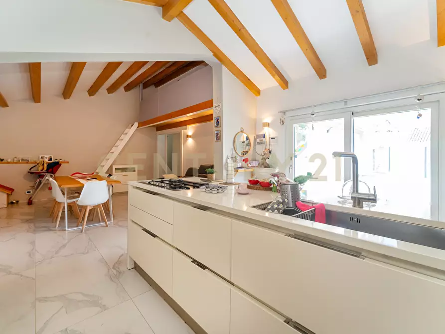 Immagine 17 di Villa in vendita  in Via Immacolata a Catania