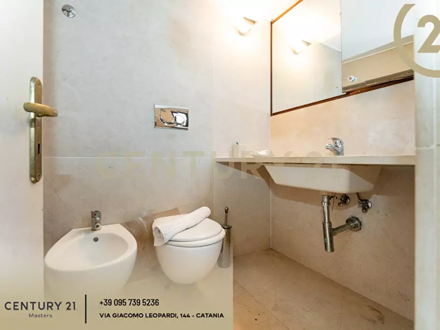 Immagine 25 di Casa indipendente in vendita  in Via Zaccà Rosolia 11 a Catania