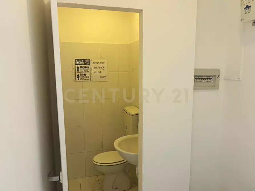 Immagine 10 di Attività commerciale in affitto  in Via Venti Settembre 119-120 a Roma