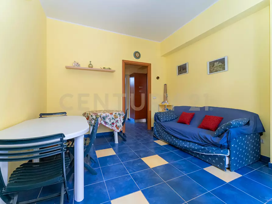 Immagine 12 di Bilocale in vendita  in Via Lungomare 2 a Sant'alessio Siculo