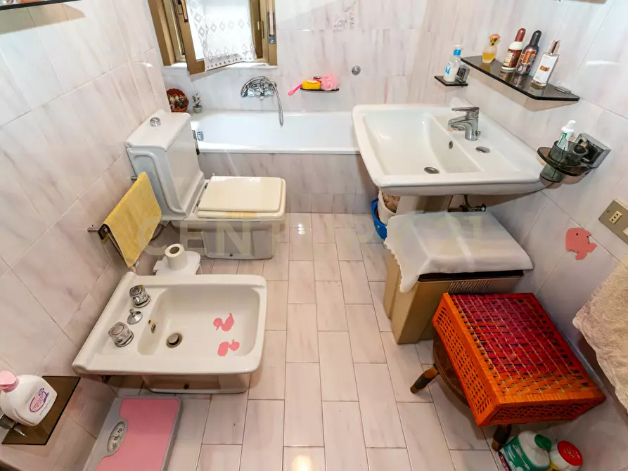 Immagine 15 di Quadrilocale in vendita  in Via Cefalù 16 a Misterbianco