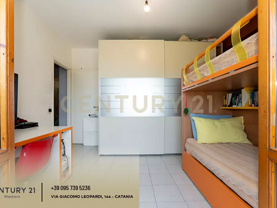 Immagine 10 di Quadrilocale in vendita  in Via Gesualdo Bufalino 1 a Aci Catena