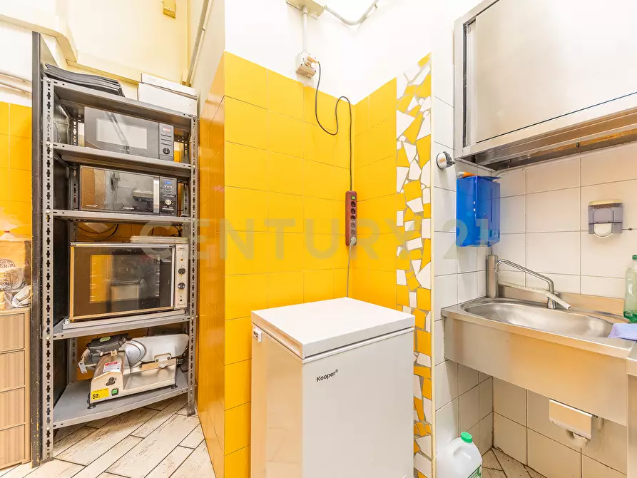 Immagine 18 di Bar / Ristorante in vendita  in Via Reno 2 a Roma