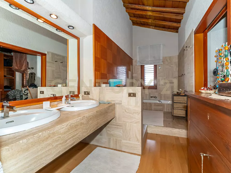 Immagine 61 di Villetta a schiera in vendita  in Via Carrubella 8 a Catania