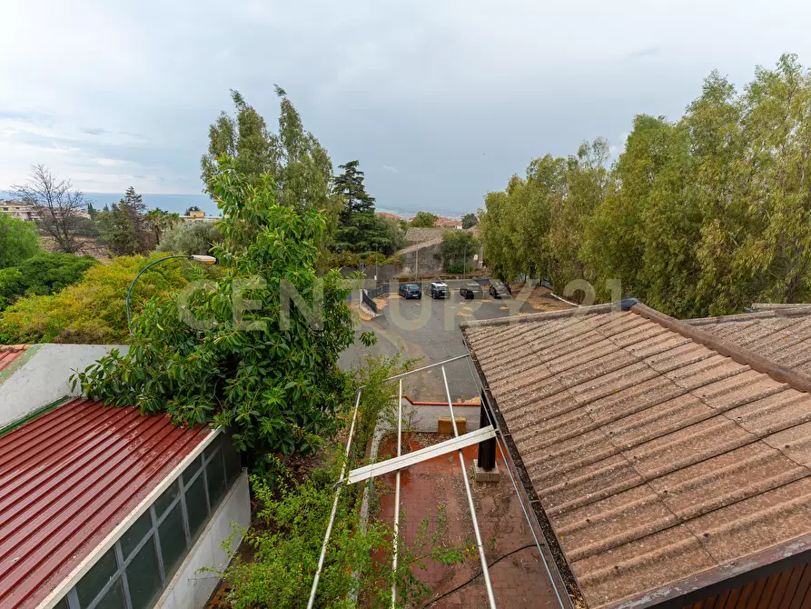 Immagine 52 di Locale commerciale in affitto  in Via Catira 2 a San Gregorio Di Catania