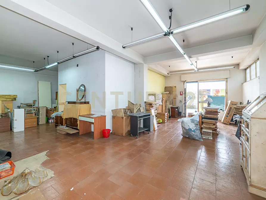Immagine 5 di Locale commerciale in vendita  in Via Tripoli 185 a Aci Castello