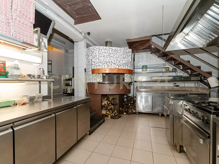 Immagine 44 di Pizzeria / Pub in vendita  in Via Plebiscito 179 a Catania