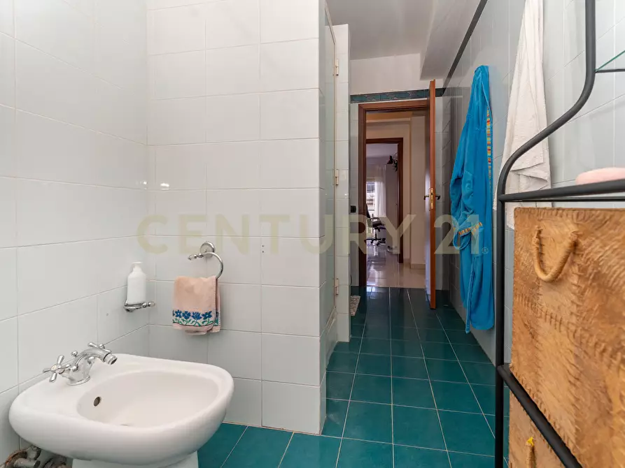 Immagine 22 di Quadrilocale in vendita  in Via Giolitti Giovanni SNC a Gravina Di Catania