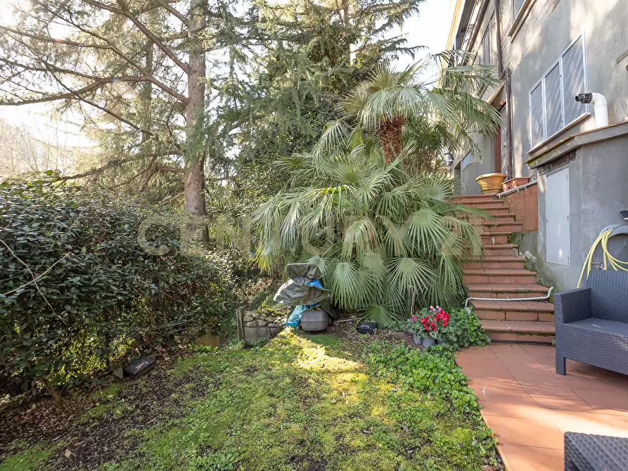 Immagine 36 di Bilocale in vendita  in Via la Sila 14 a Roma