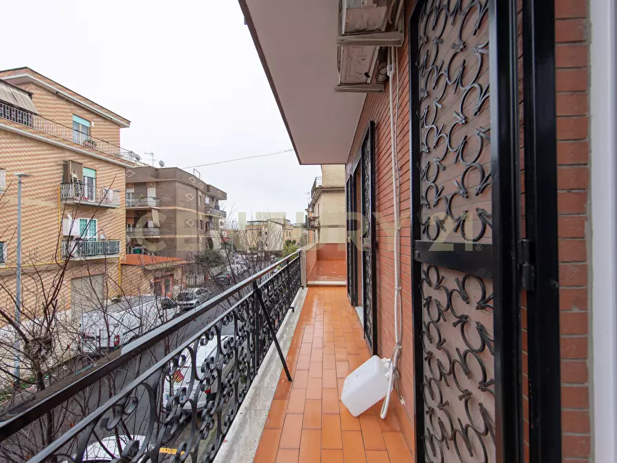 Immagine 26 di Bilocale in vendita  in Via Enrico Bondi 294 a Roma