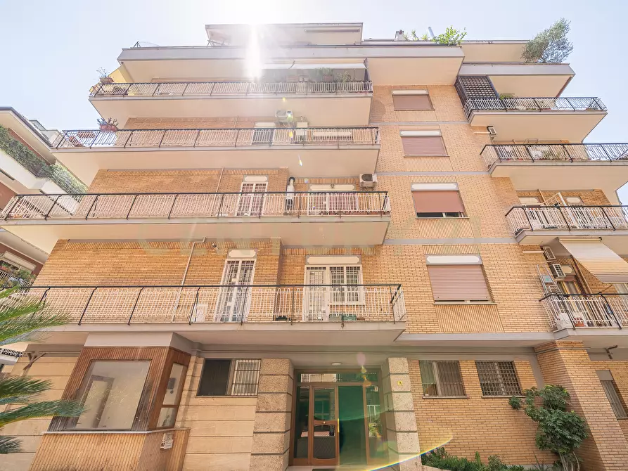 Immagine 94 di Trilocale in vendita  in Via Carlo Dossi 80 a Roma