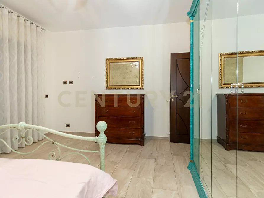 Immagine 41 di Pentalocale in vendita  in Viale Carmine Caruso 10 a Motta Sant'anastasia