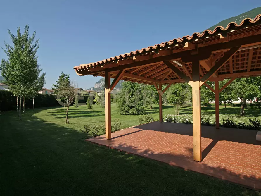 Immagine 11 di Villa in vendita  in Via Adige 25 a Brentino Belluno