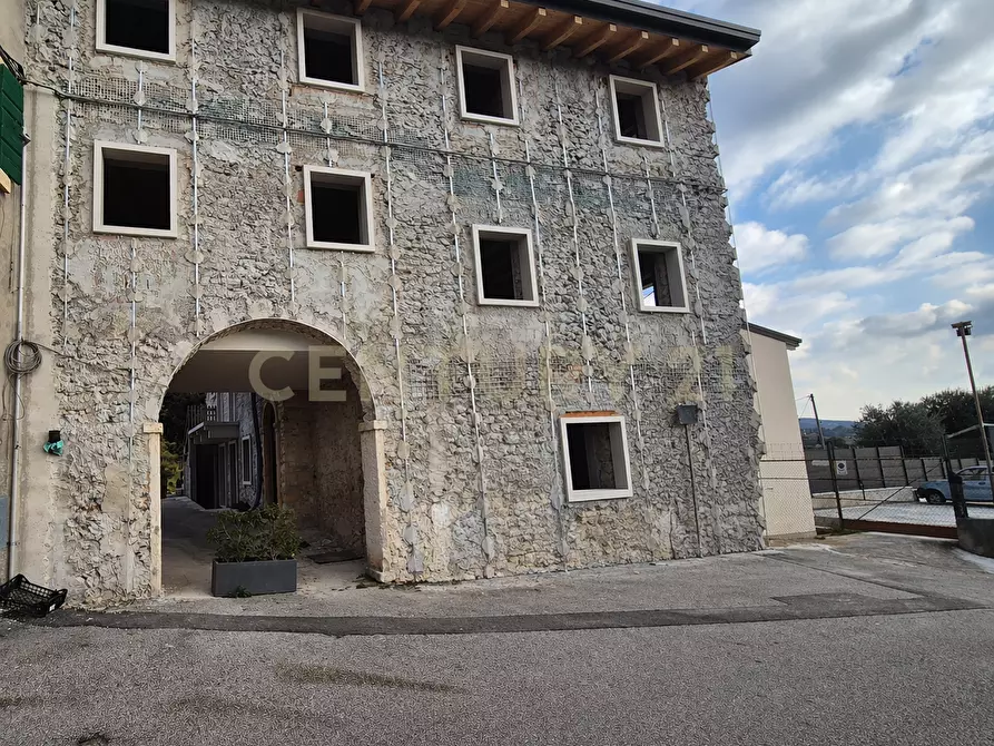 Immagine 13 di Palazzo in vendita  in Via Vigolo 1 a Negrar di Valpolicella