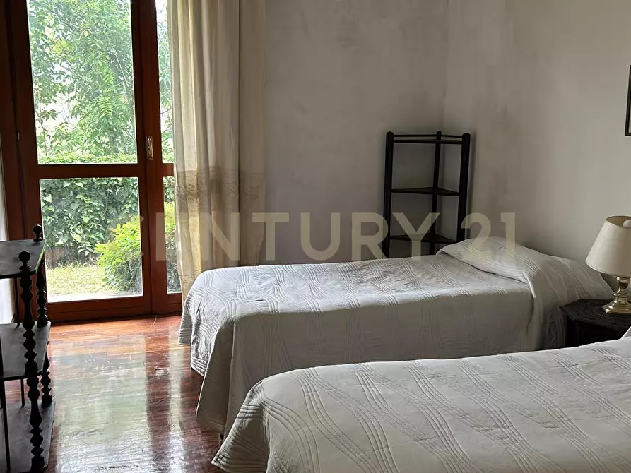 Immagine 7 di Pentalocale in vendita  in via della Camilluccia a Roma