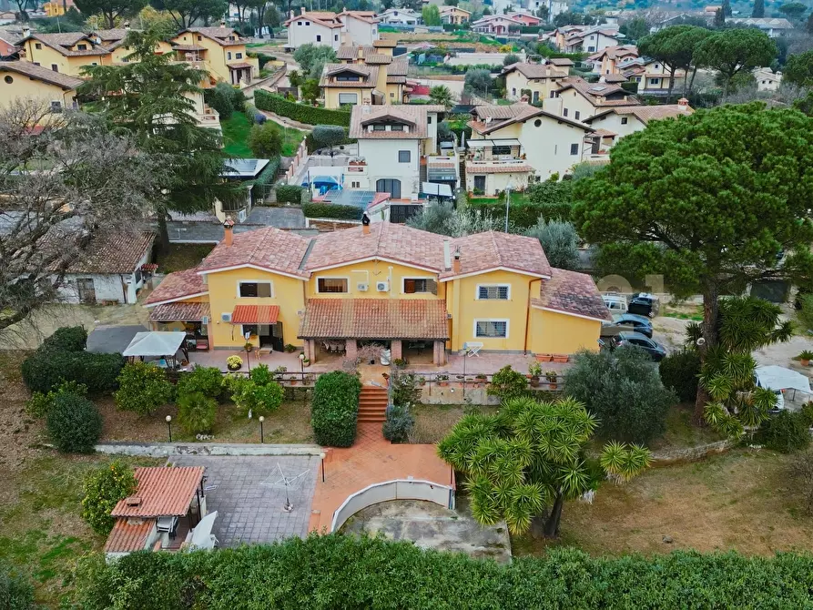 Immagine 3 di Villa in vendita  in Via delle Ginestre 13 a Sacrofano