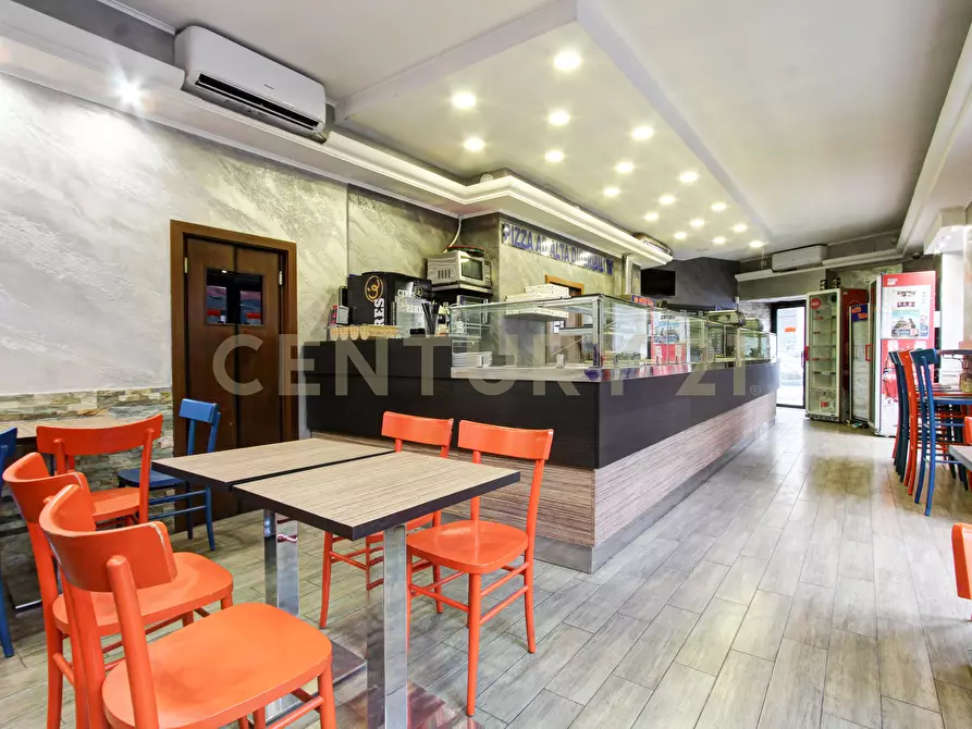 Immagine 1 di Pizzeria / Pub in vendita  in Via Montebuono 1 a Roma