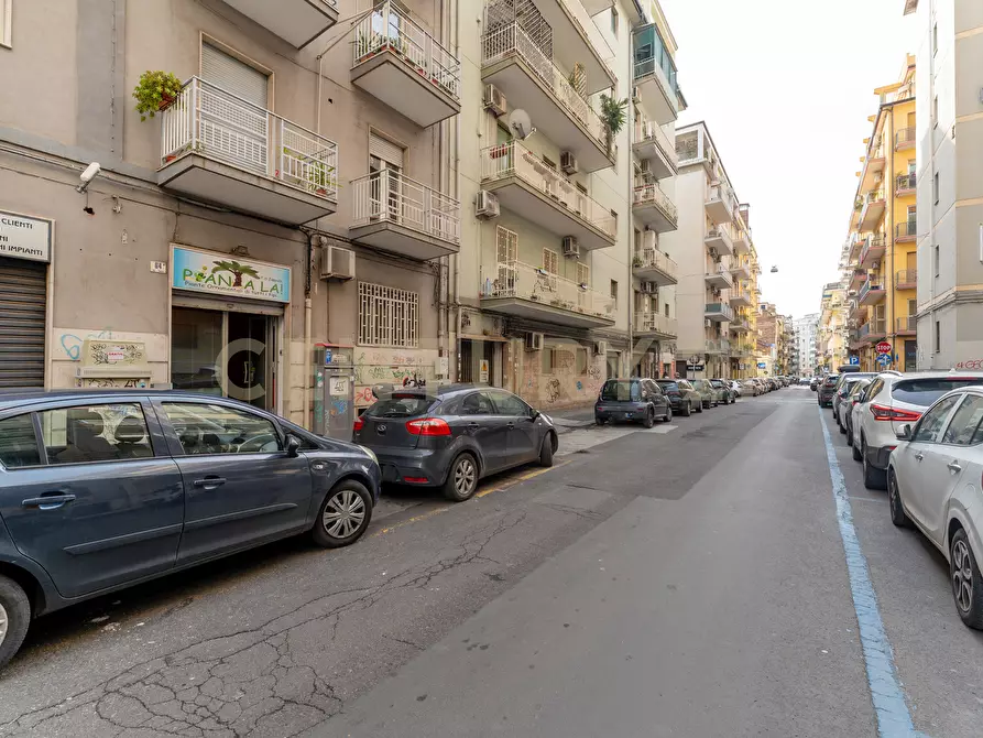 Immagine 2 di Locale commerciale in vendita  in Via Padova 64 a Catania