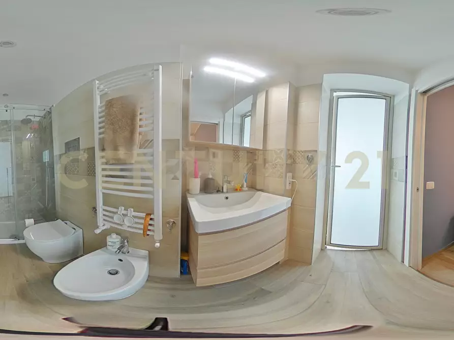 Immagine 59 di Quadrilocale in vendita  in Via Ludovico Ariosto 27 a Acireale