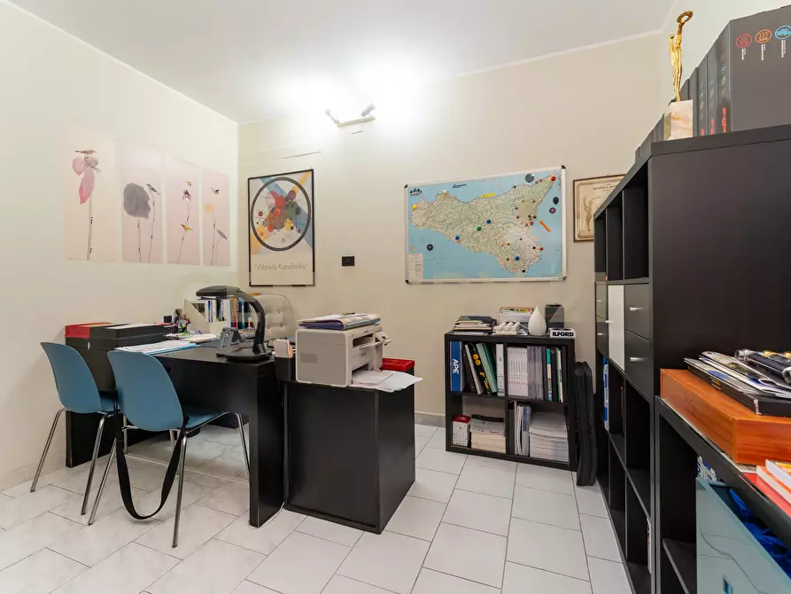 Immagine 16 di Trilocale in vendita  in Via Grazia Deledda 17 a Catania