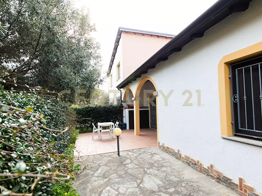 Immagine 3 di Casa indipendente in vendita  in Via Madrid a San Teodoro