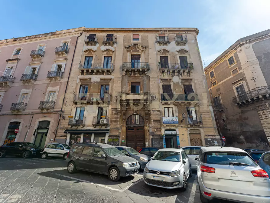 Immagine 5 di Locale commerciale in vendita  in Piazza Manganelli 15 a Catania