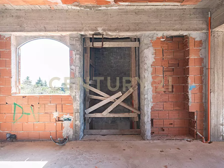 Immagine 33 di Palazzo in vendita  in Via dell'Aria snc a Pedara