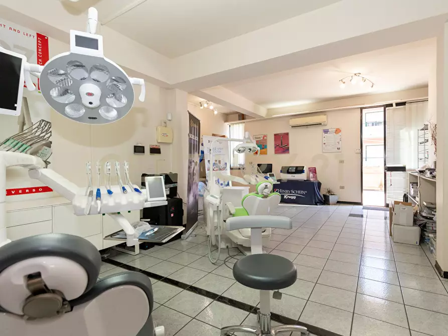 Immagine 8 di Pentalocale in vendita  in Via Pietra dell'Ova 396396 a Tremestieri Etneo