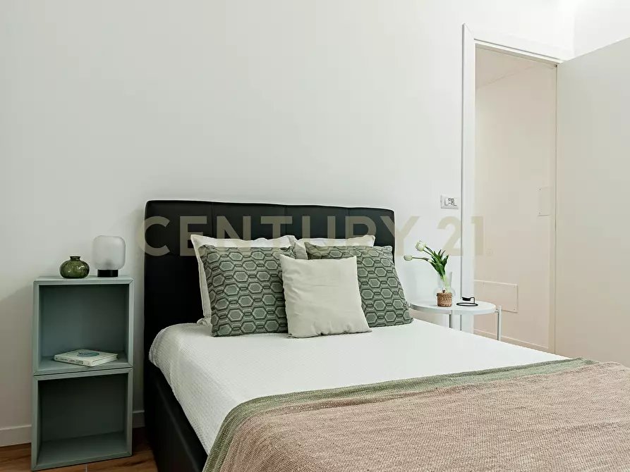 Immagine 25 di Appartamento in vendita  in Via Lampedusa a Roma