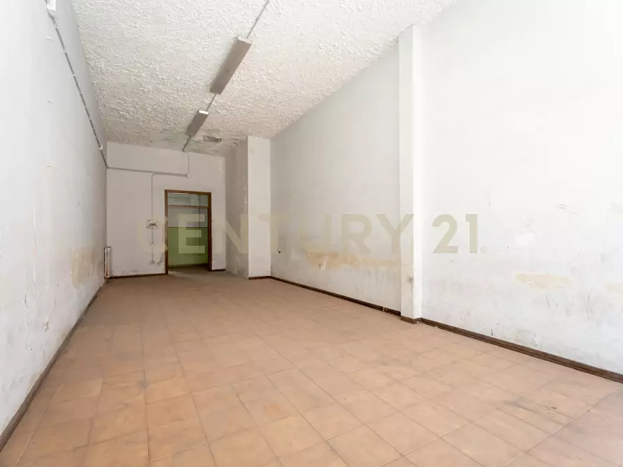 Immagine 13 di Attività commerciale in vendita  in Via Vittorio Emanuele 424 a Paterno'