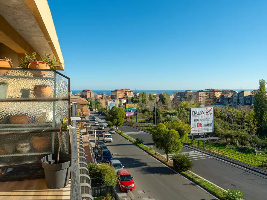 Immagine 53 di Pentalocale in vendita  in Via Lo Jacono Francesco 53 a Sant'agata Li Battiati