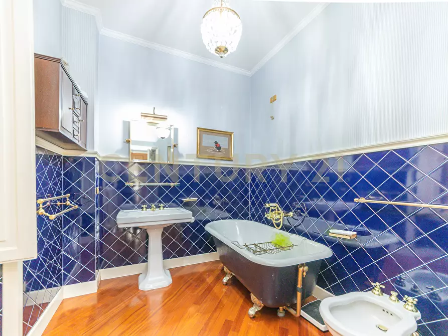 Immagine 25 di Pentalocale in affitto  in Via Tronto 18 a Roma