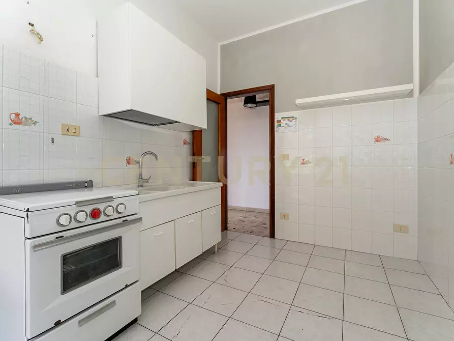 Immagine 24 di Bilocale in affitto  in Via delle Acacie 9 a Catania